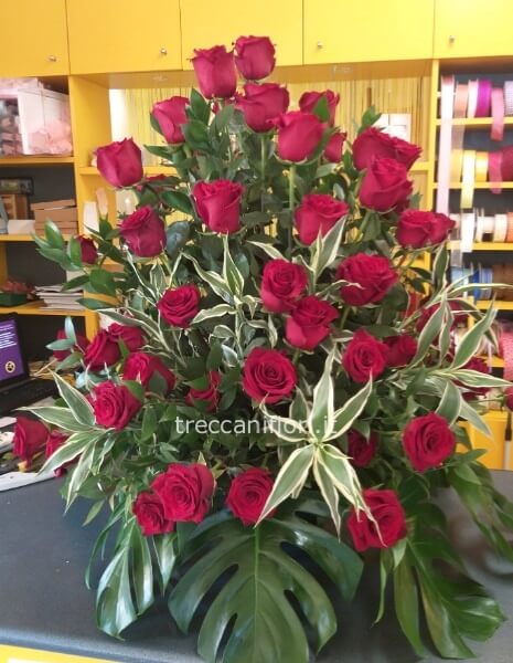 CESTO FUNEBRE ROSE ROSSE